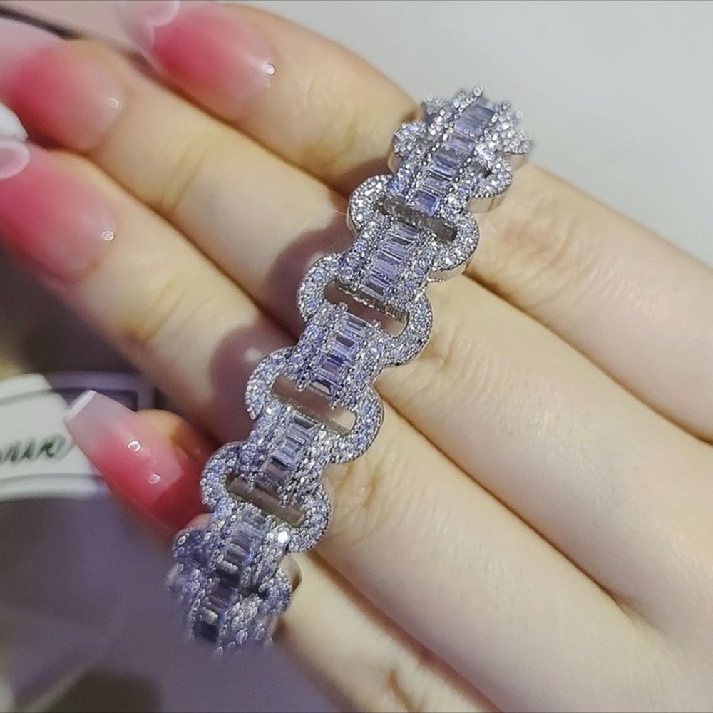 NEW LUXURY OVAL DIAMOND S925 STERLING SILVER BANGLE BRACELET - Picture 3 of 3